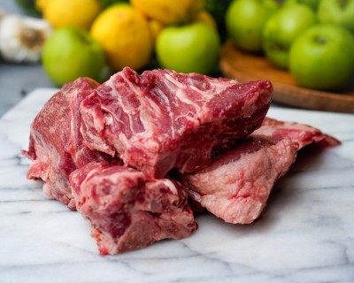 Свинина на кости охлаждённая 1 кг - купить в Зунде-Толге